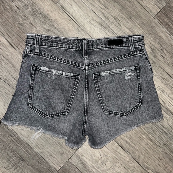 grey denim shorts - Picture 3 of 4